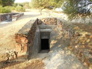 Monte Sirai Carbonia sito archeologico grotte Sardegna